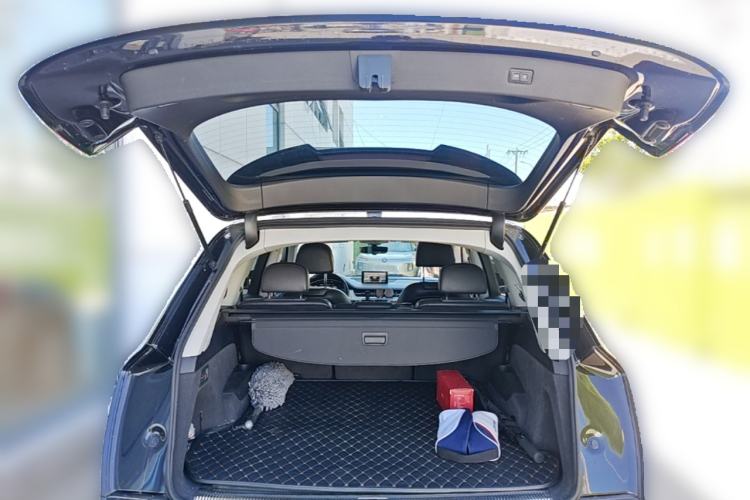 Used Audi Q7 2018 40 TFSI Comfort Model Trunk