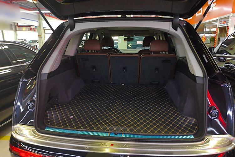 Used Audi Q7 2018 45 TFSI Technology Edition Trunk