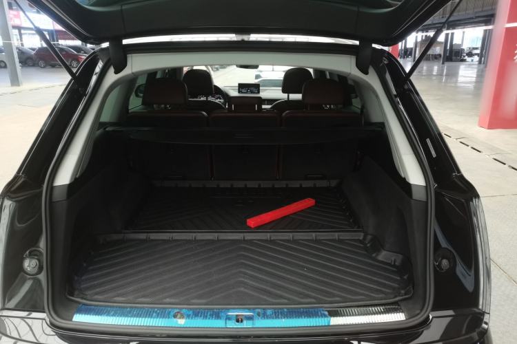 Used Audi Q7 2018 45 TFSI Technology Edition Trunk