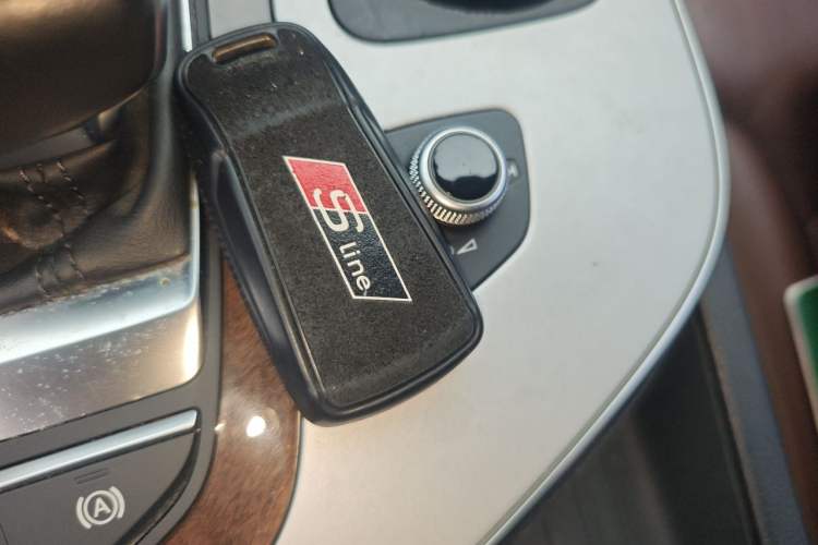 Used Audi Q7 2018 45 TFSI S line Sport Edition Vehicle Key