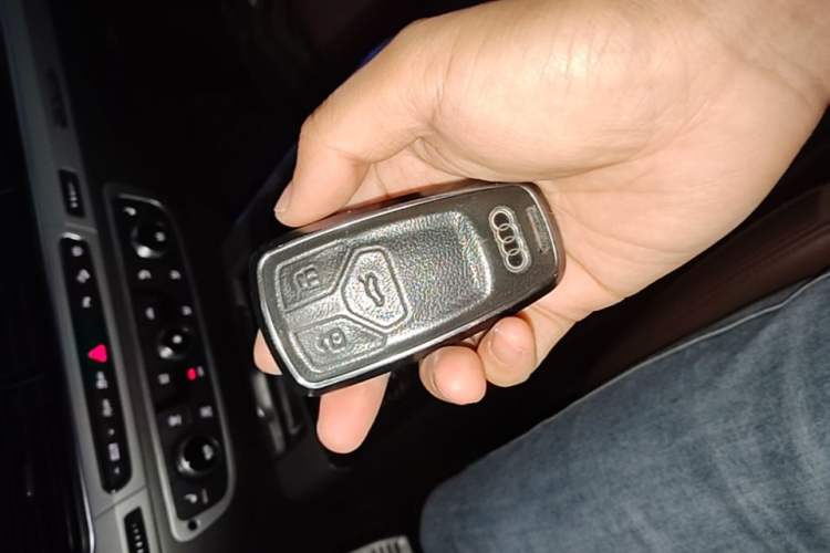 Used Audi Q7 2018 45 TFSI Technology Edition Vehicle Key