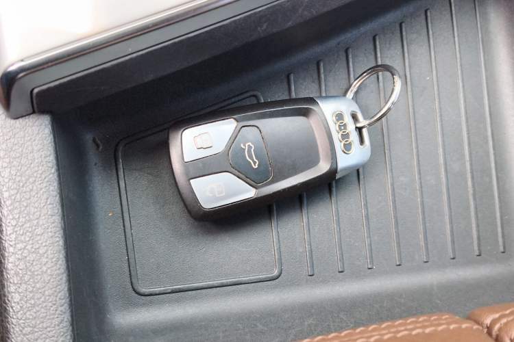 Used Audi Q7 2018 45 TFSI Technology Edition Vehicle Key