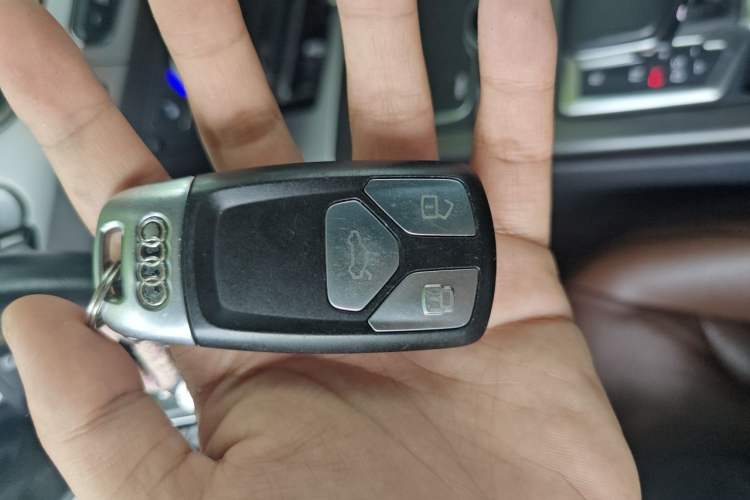 Used Audi Q7 2018 45 TFSI Technology Edition Vehicle Key