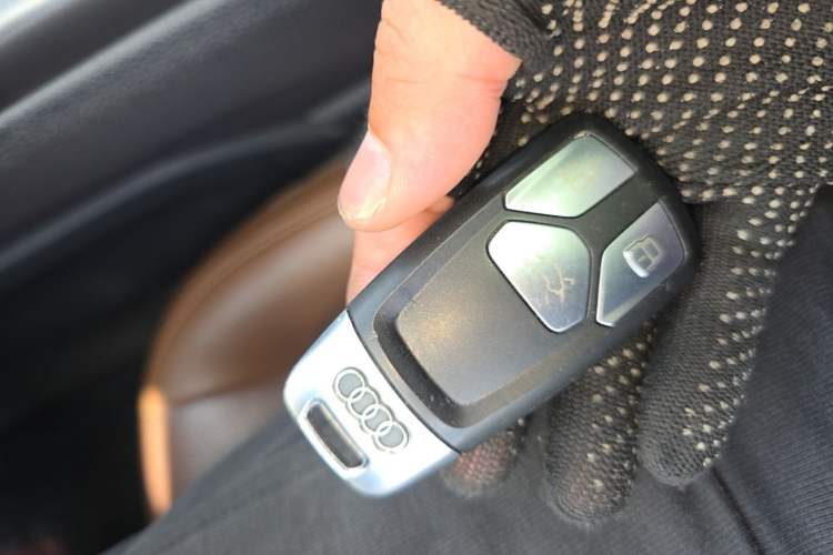 Used Audi Q7 2018 45 TFSI Technology Edition Vehicle Key