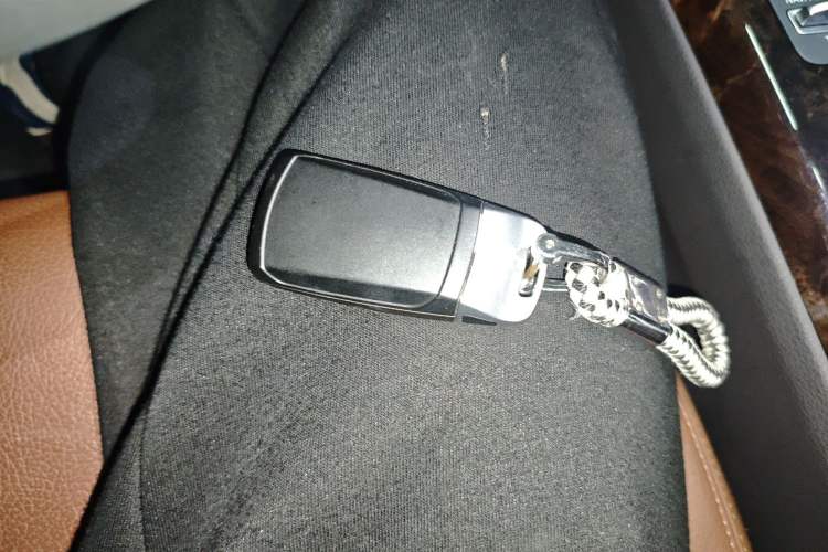Used Audi Q7  Vehicle Key