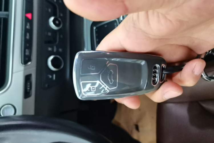 Used Audi Q7 2018 45 TFSI Technology Edition Vehicle Key