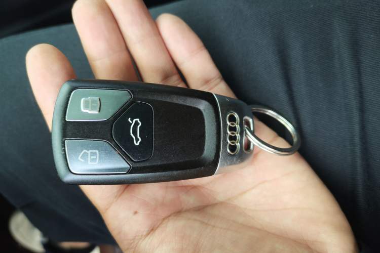 Used Audi Q7 2018 45 TFSI Technology Edition Vehicle Key