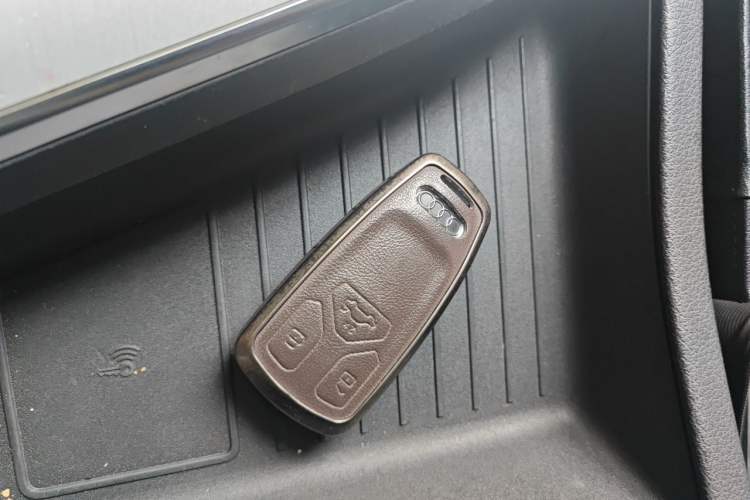 Used Audi Q7 2018 40 TFSI S line Sport Edition Vehicle Key