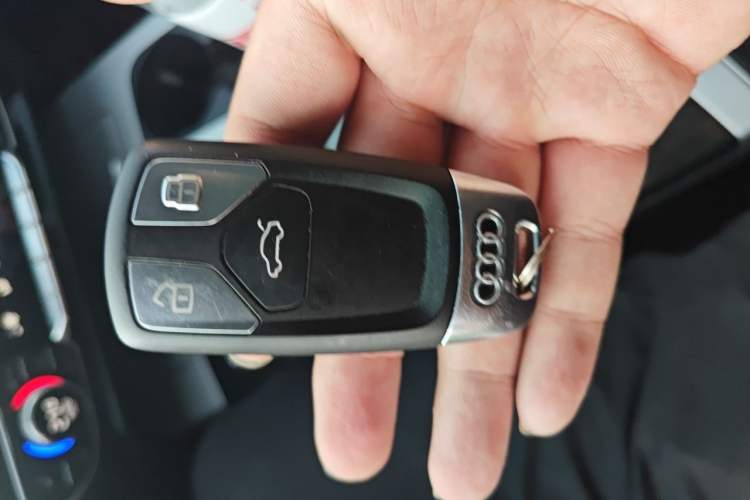 Used Audi Q7 2018 45 TFSI Prestige Edition Vehicle Key