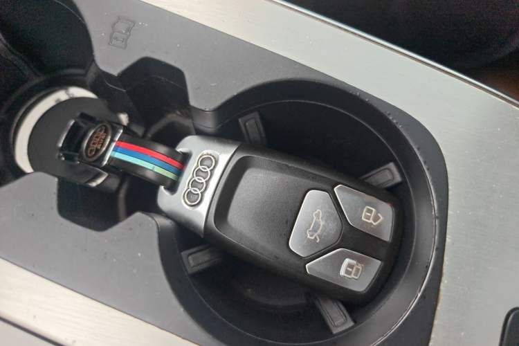 Used Audi Q7 2018 40 TFSI Comfort Model Vehicle Key