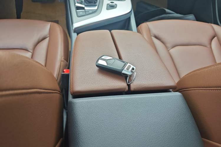 Used Audi Q7 2018 45 TFSI Technology Edition Vehicle Key