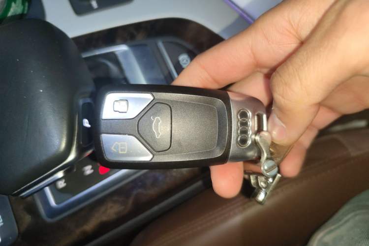 Used Audi Q7 2018 45 TFSI S line Sport Edition Vehicle Key