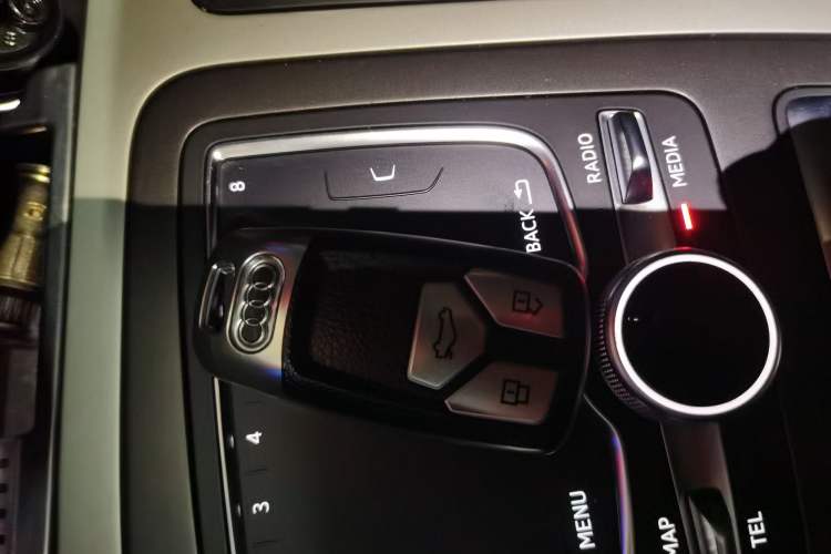 Used Audi Q7 2018 45 TFSI Technology Edition Vehicle Key