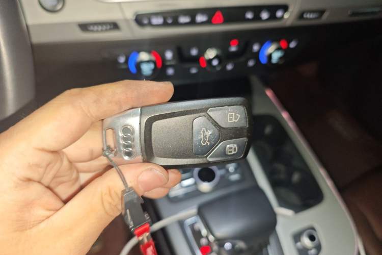 Used Audi Q7 2018 45 TFSI Technology Edition Vehicle Key