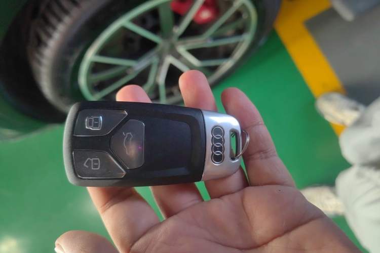 Used Audi Q7 2018 45 TFSI Technology Edition Vehicle Key
