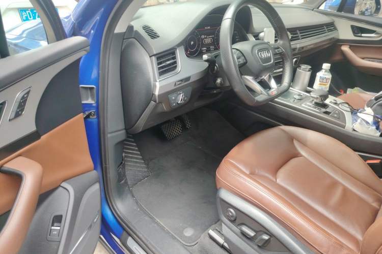 Used Audi Q7 2018 40 TFSI Comfort Model Driver Seat