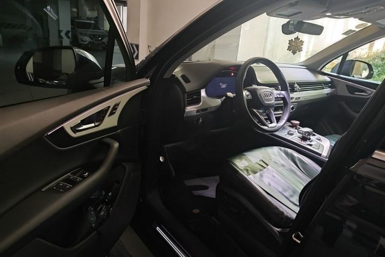 Used Audi Q7 2018 40 TFSI Comfort Model Driver Seat