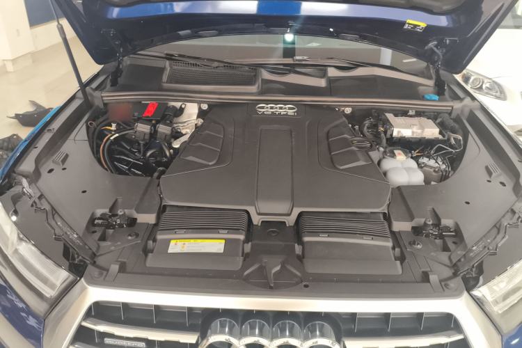 Used Audi Q7 2018 45 TFSI Prestige Edition Engine Bay