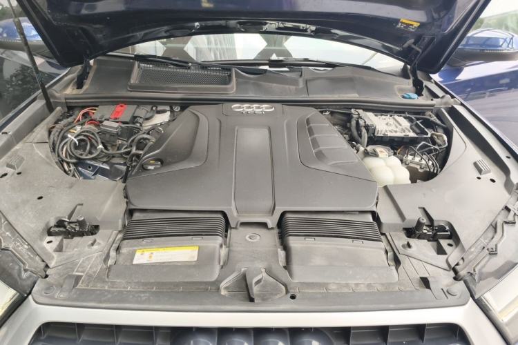 Used Audi Q7 2018 45 TFSI Technology Edition Engine Bay