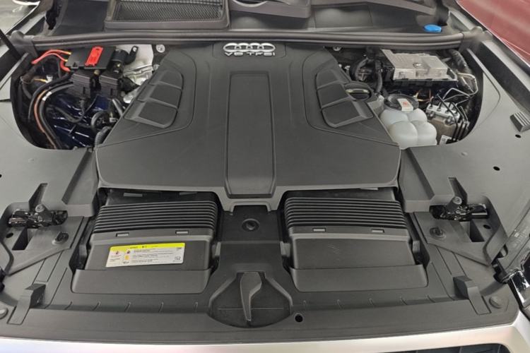 Used Audi Q7 2018 45 TFSI Technology Edition Engine Bay