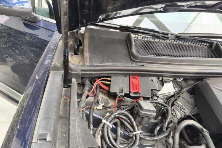 Used Audi Q7 2018 45 TFSI Technology Edition Engine Bay Right