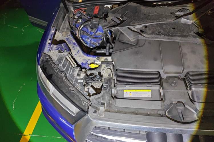 Used Audi Q7 2018 45 TFSI Technology Edition Engine Bay Right