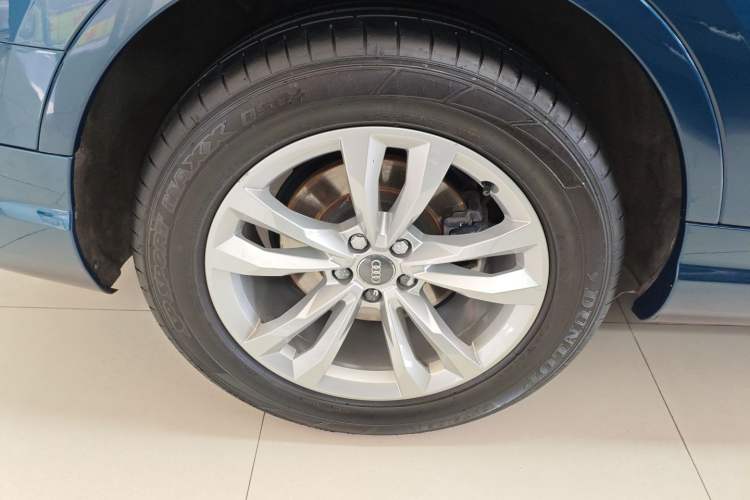 Used Audi Q7 2018 40 TFSI Comfort Model Exterior 6