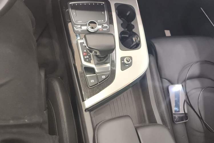 Used Audi Q7 2018 45 TFSI Prestige Edition Gear Lever