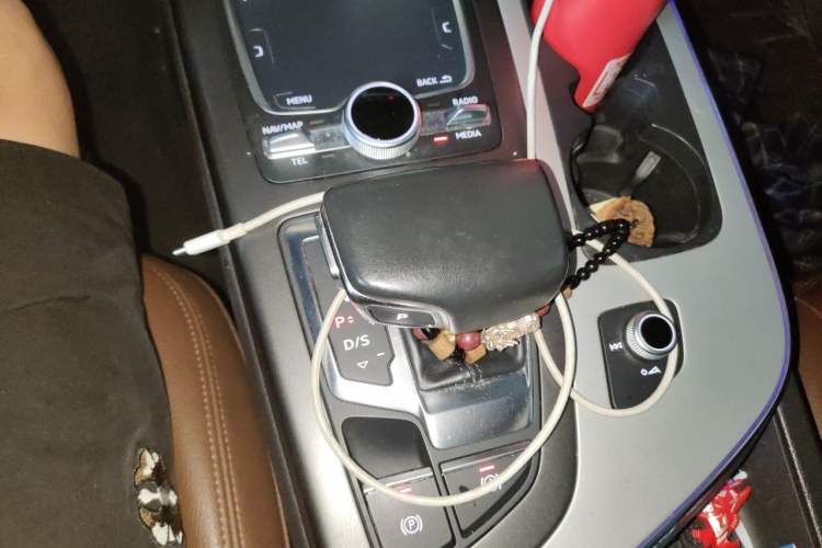 Used Audi Q7 2018 40 TFSI Comfort Model Gear Lever