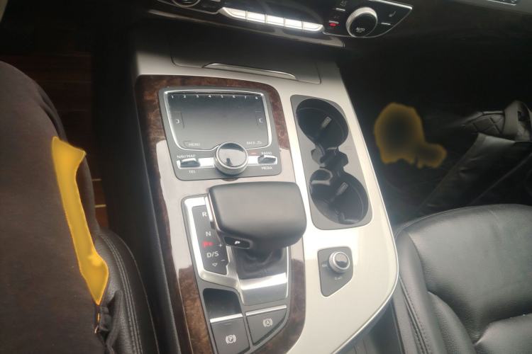 Used Audi Q7 2018 45 TFSI S line Sport Edition Gear Lever