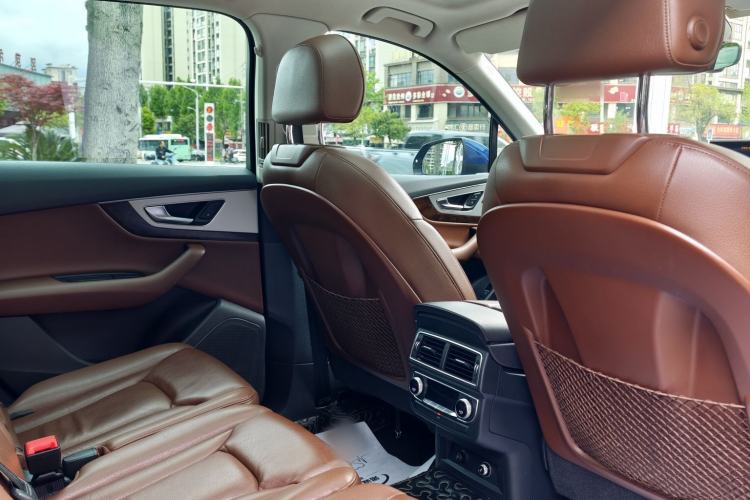 Used Audi Q7 2018 45 TFSI S line Sport Edition Interior 5