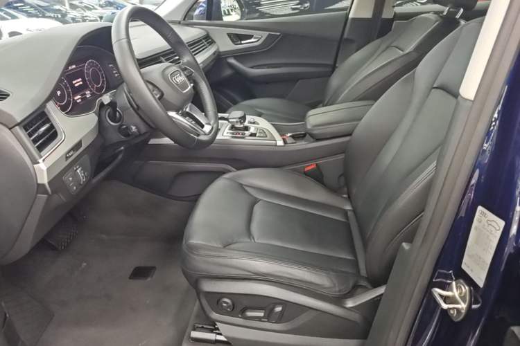 Used Audi Q7 2018 45 TFSI Technology Edition Left Front Seat