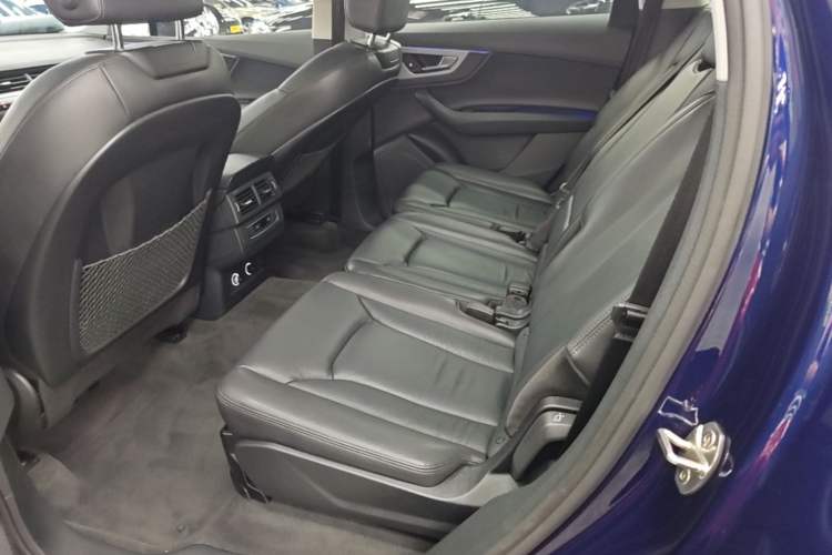 Used Audi Q7 2018 45 TFSI Technology Edition Left Rear Seat