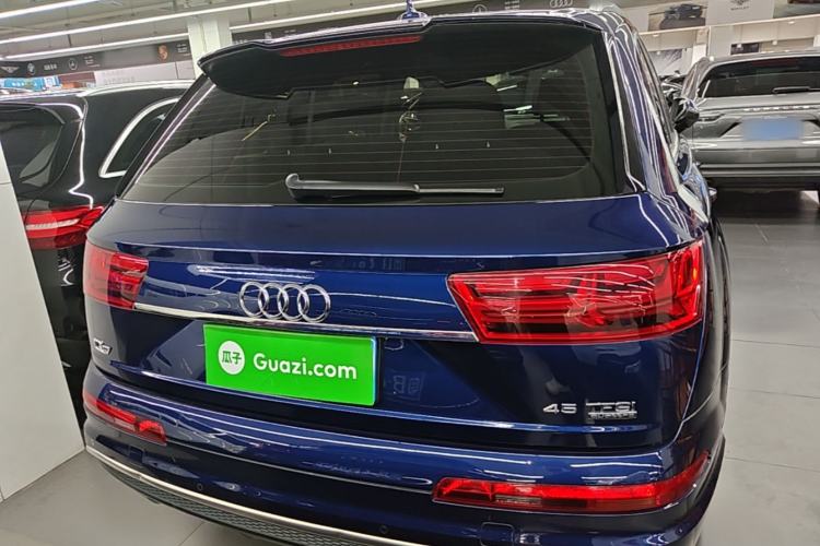 Used Audi Q7 2018 40 TFSI Comfort Model Rear