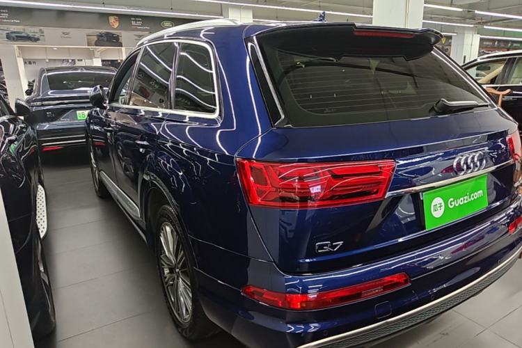 Used Audi Q7 2018 40 TFSI Comfort Model Rear Left 45 Deg