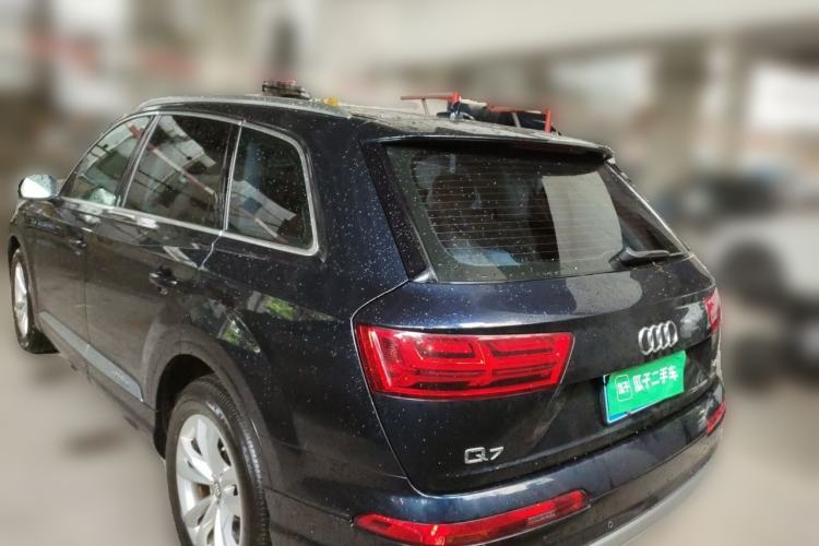 Used Audi Q7 2018 40 TFSI Comfort Model Rear Left 45 Deg