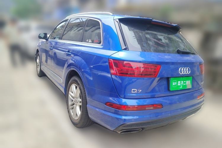Used Audi Q7 2018 40 TFSI Comfort Model Rear Left 45 Deg