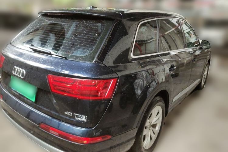 Used Audi Q7 2018 40 TFSI Comfort Model Rear Right 45 Deg