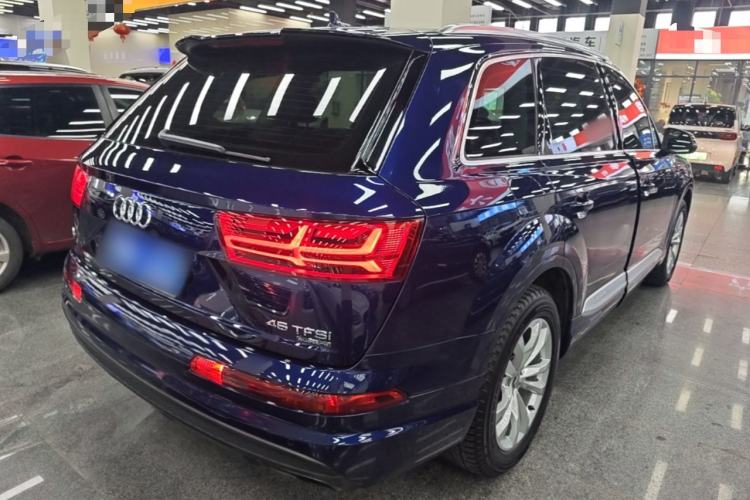 Used Audi Q7 2018 45 TFSI Technology Edition Rear Right 45 Deg