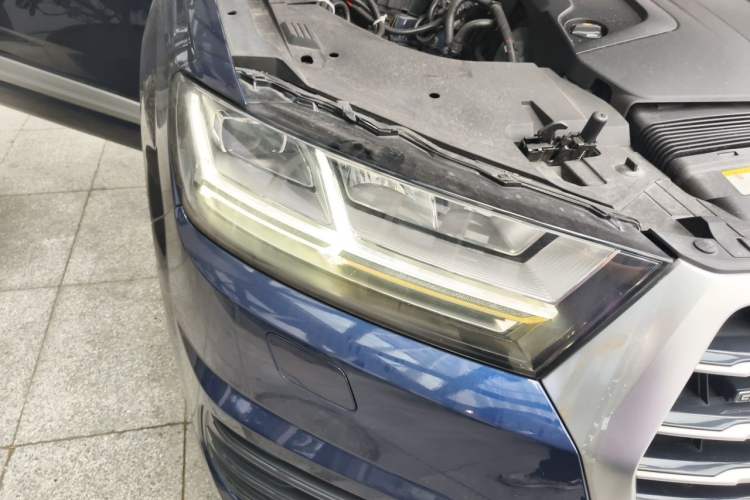 Used Audi Q7 2018 45 TFSI Technology Edition Right Front Headlight