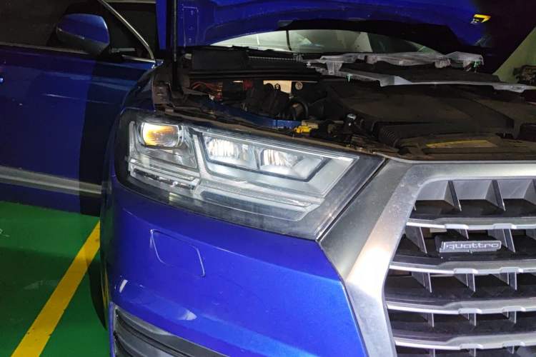 Used Audi Q7 2018 45 TFSI Technology Edition Right Front Headlight