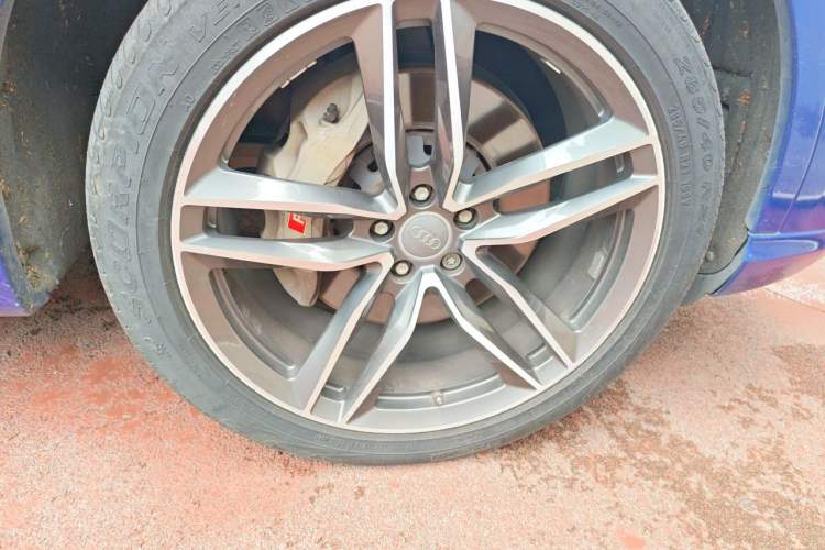 Used Audi Q7 2018 45 TFSI Technology Edition Right Front Wheel Hub
