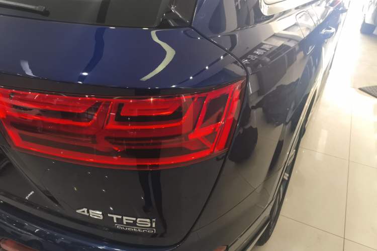 Used Audi Q7 2018 45 TFSI Prestige Edition Right Rear Taillight