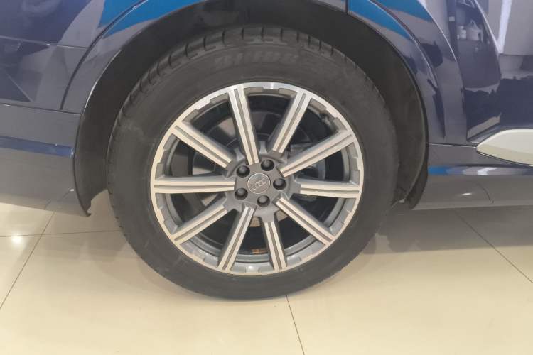 Used Audi Q7 2018 45 TFSI Prestige Edition Right Rear Wheel Hub