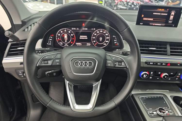 Used Audi Q7 2018 45 TFSI Technology Edition Steering Wheel