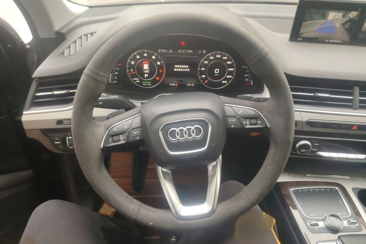 Used Audi Q7 2018 45 TFSI S line Sport Edition Steering Wheel