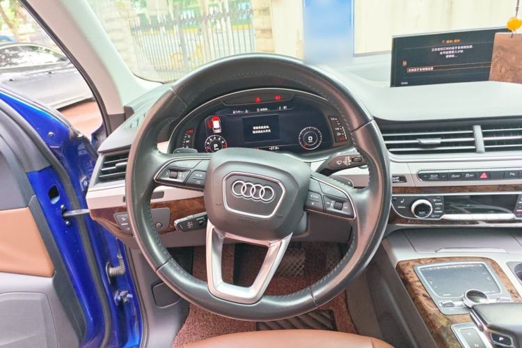 Used Audi Q7 2018 45 TFSI Technology Edition Steering Wheel