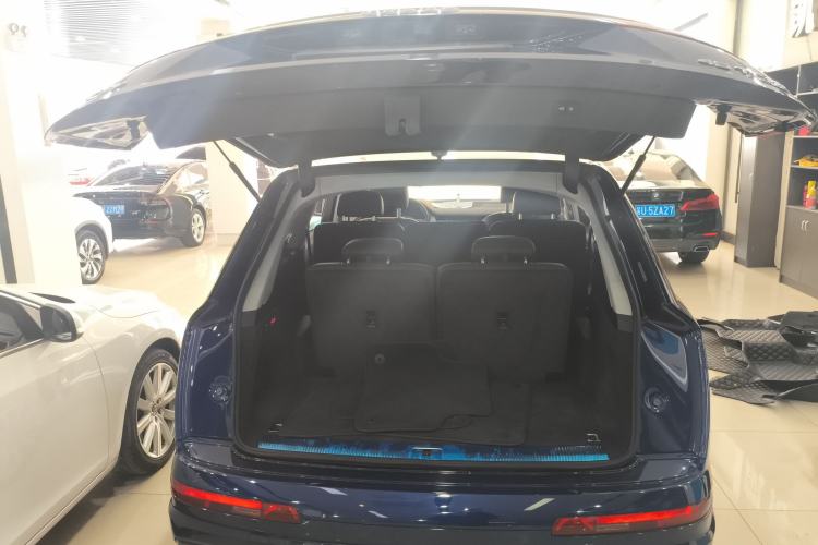 Used Audi Q7 2018 45 TFSI Prestige Edition Trunk
