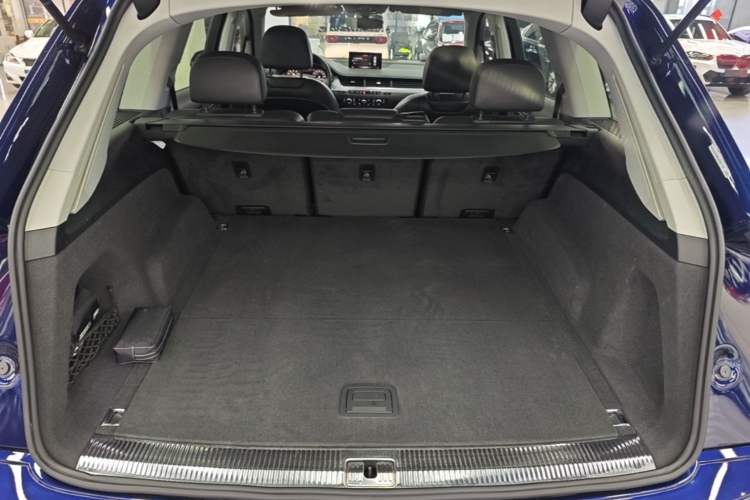 Used Audi Q7 2018 45 TFSI Technology Edition Trunk