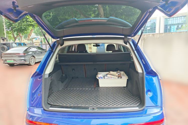 Used Audi Q7 2018 45 TFSI Technology Edition Trunk